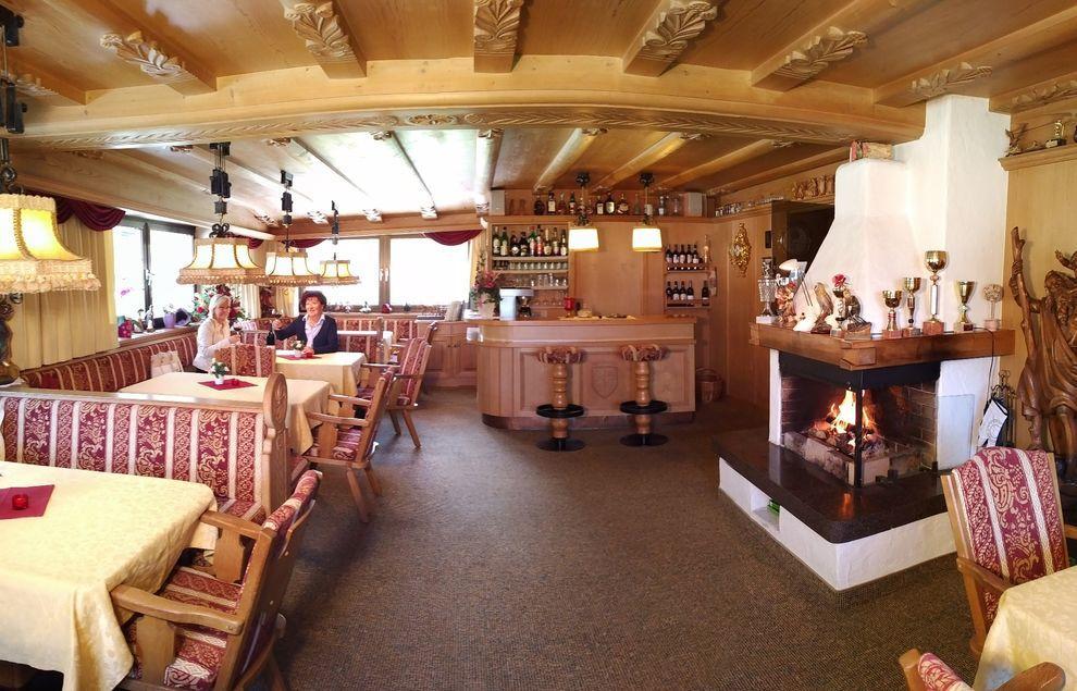 Garni Waltoy Hotel Selva di Val Gardena Bagian luar foto