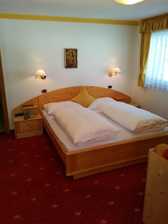 Garni Waltoy Hotel Selva di Val Gardena Bagian luar foto